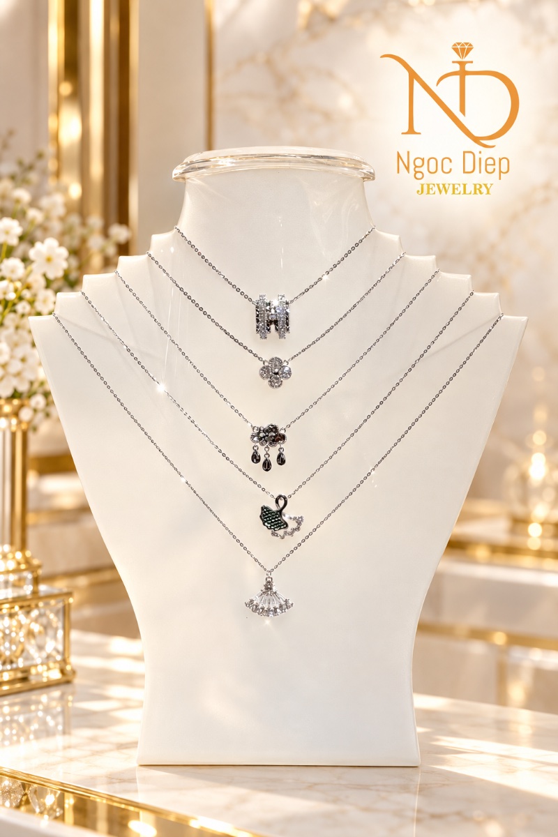 Dây chuyền nữ mặt charm trắng