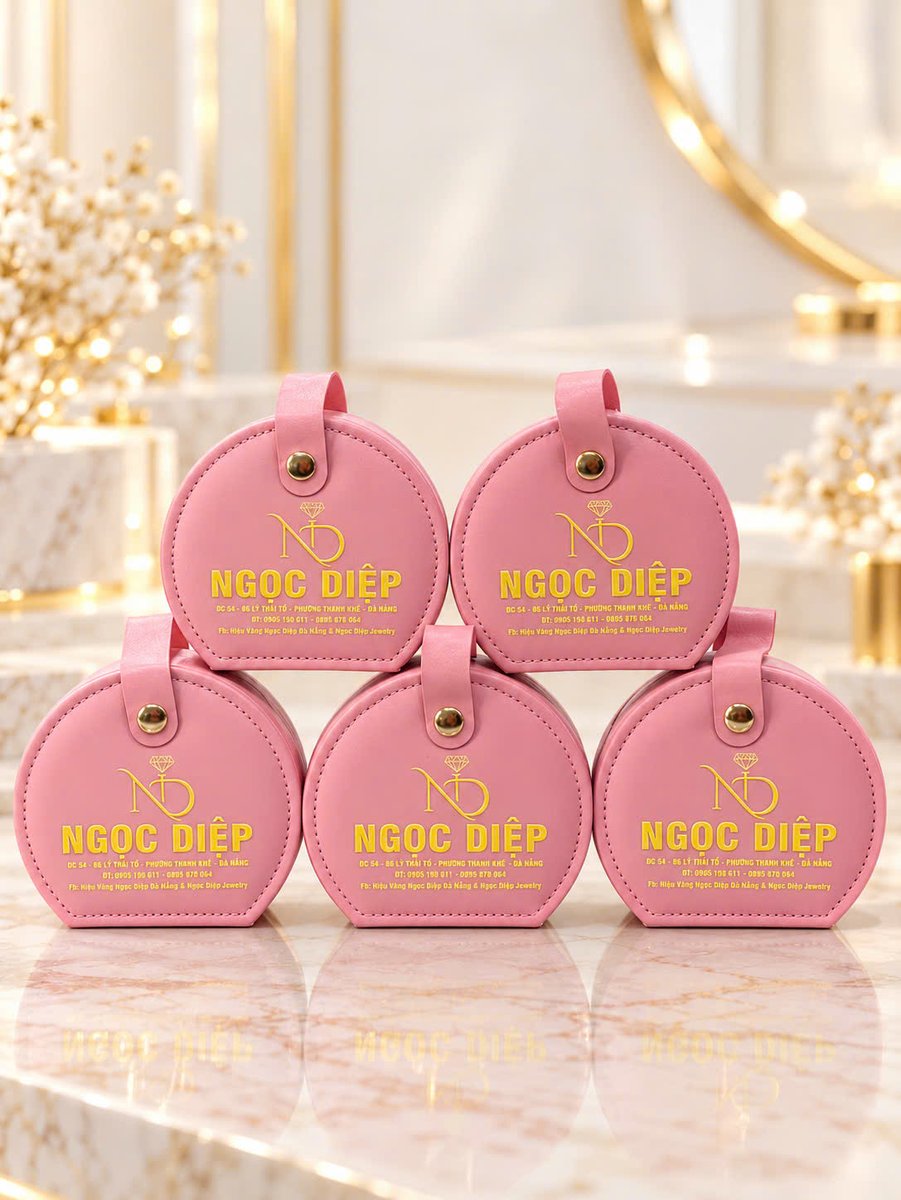 Hộp da tròn có quai xách, in logo Ngọc Diệp ánh kim Hộp da tròn có quai xách, in logo Ngọc Diệp ánh kim